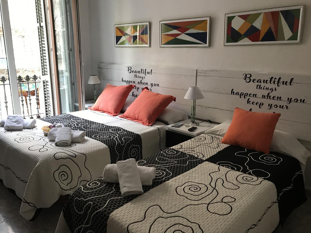 Hostal Aribau Барселона Екстер'єр фото