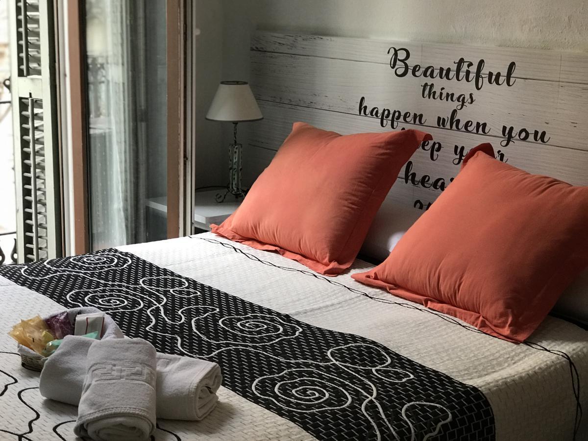 Hostal Aribau Барселона Екстер'єр фото