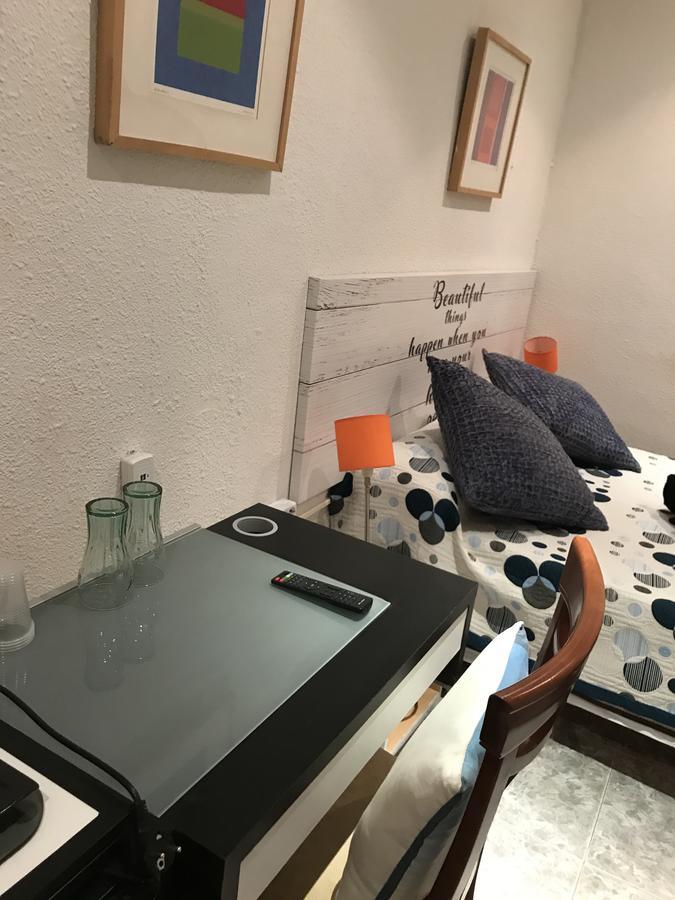Hostal Aribau Барселона Екстер'єр фото