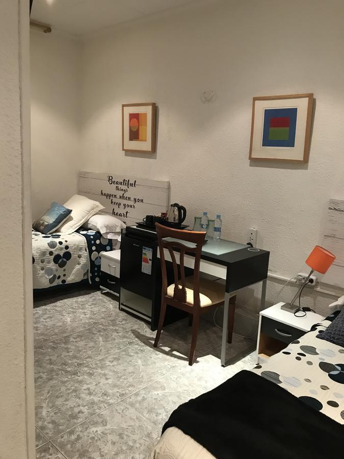 Hostal Aribau Барселона Екстер'єр фото