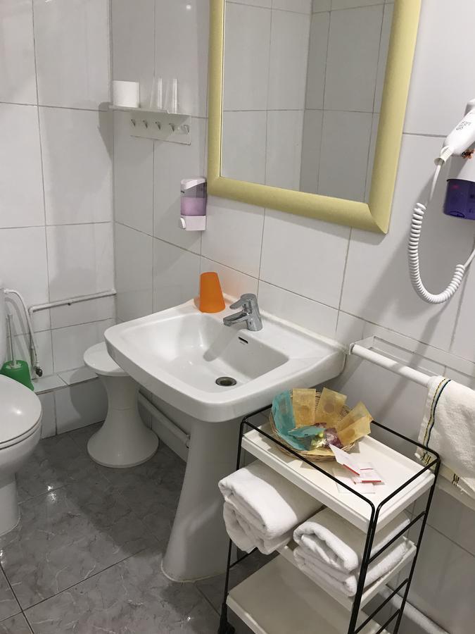 Hostal Aribau Барселона Екстер'єр фото
