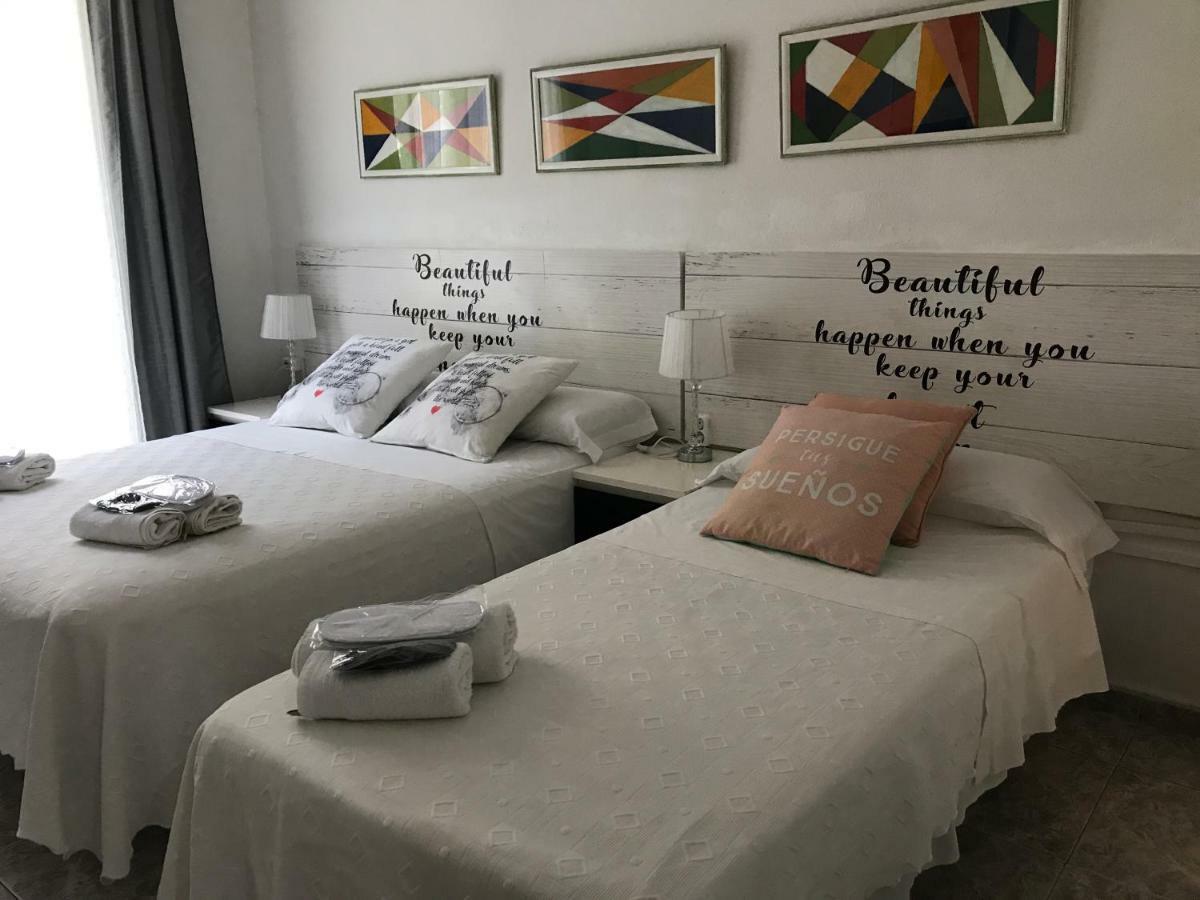 Hostal Aribau Барселона Екстер'єр фото