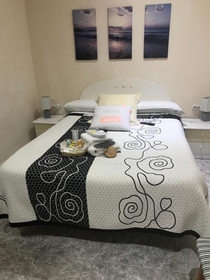 Hostal Aribau Барселона Екстер'єр фото